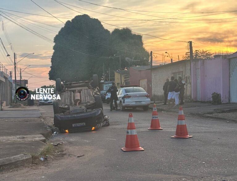 Motorista invade preferencial e causa grave acidente com capotamento na zona sul