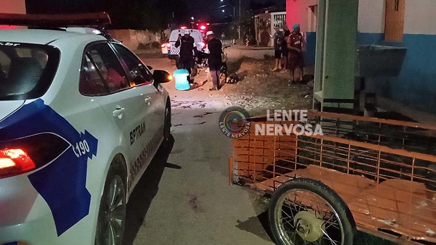 Motoqueiro causa grave acidente e foge abandonando carretinha – VEJA O VÍDEO