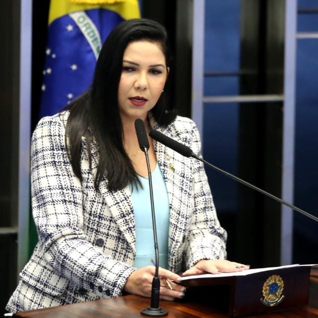 Deputada Federal Cristiane Lopes se manifesta contra a descriminalização do porte de maconha, durante sessão na Câmara Federal