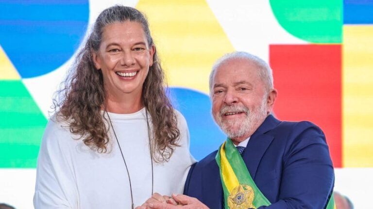 Lula demite Ana Moser do Ministério do Esporte para dar pasta ao PP