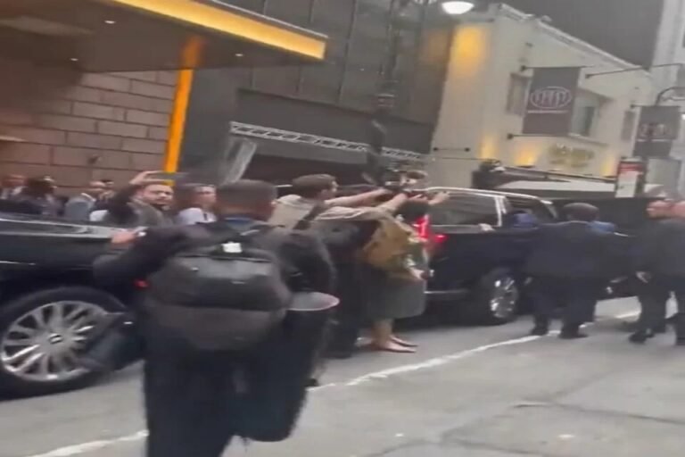 Últimas Notícias 1 Grupo de mulheres hostiliza Lula em NY: “Ladrão, pinguço” – VEJA O VÍDEO