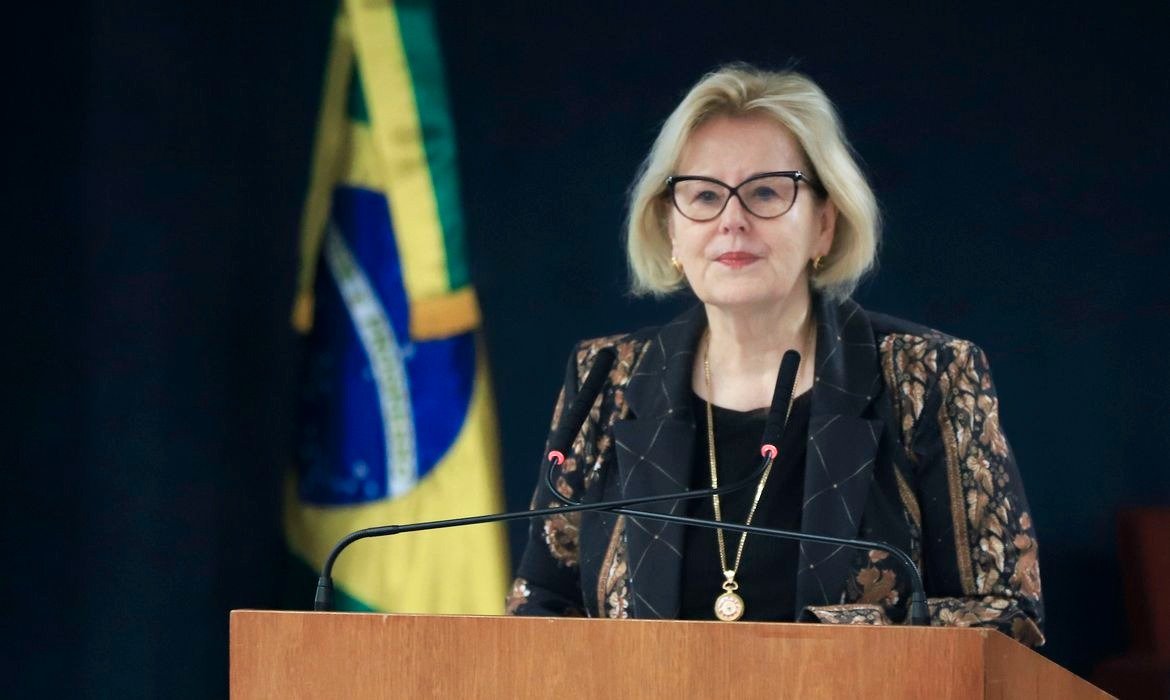 Ministra Rosa Weber marca julgamento de ação que descriminaliza aborto