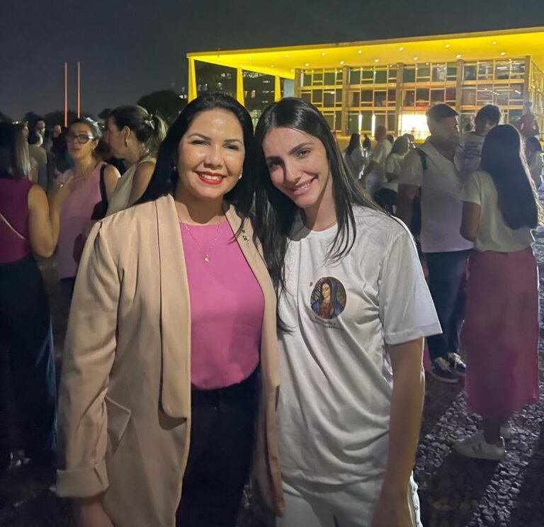 Cristiane Lopes e famílias brasileiras unidas em defesa da vida diante do STF