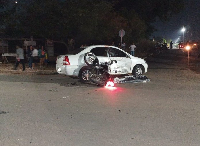 Mulher morre ao atingir violentamente automóvel em Ji-Paraná