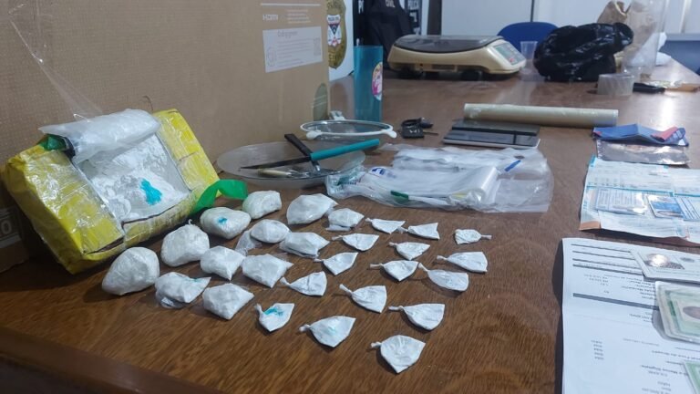 Denarc prende mulher que atuava no tráfico de drogas a mando do marido presidiário – VÍDEO