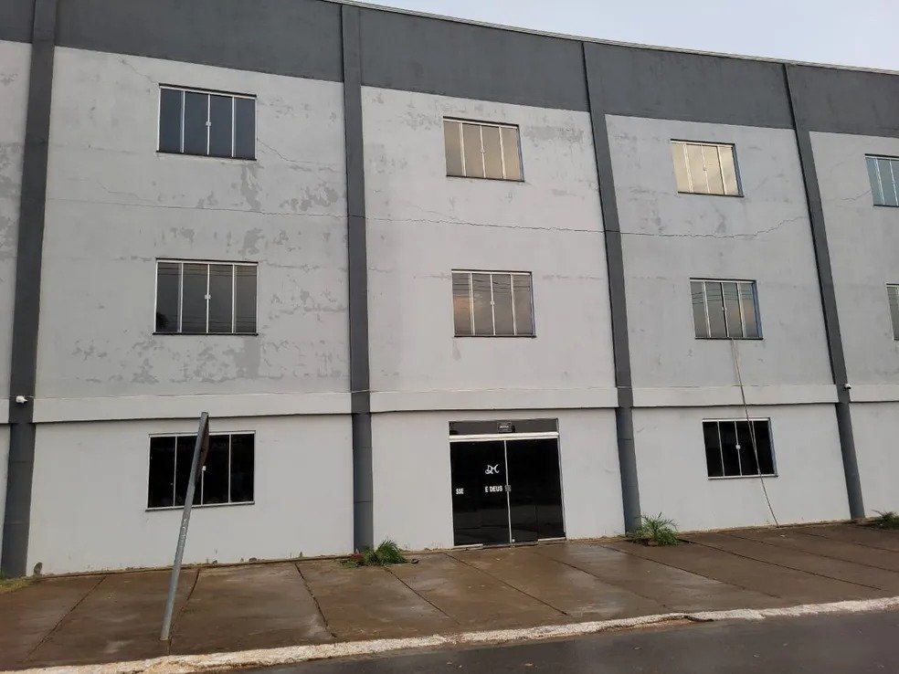 Igreja é interditada após vendaval arrancar telhado e causar rachaduras nas paredes em Jaru