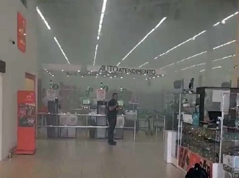 Princípio de incêndio em supermercado gera corre corre de funcionários e clientes – VÍDEO