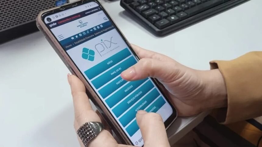 Maior PIX feito até o fim de 2022 foi de R$ 1,2 bilhão, informa BC