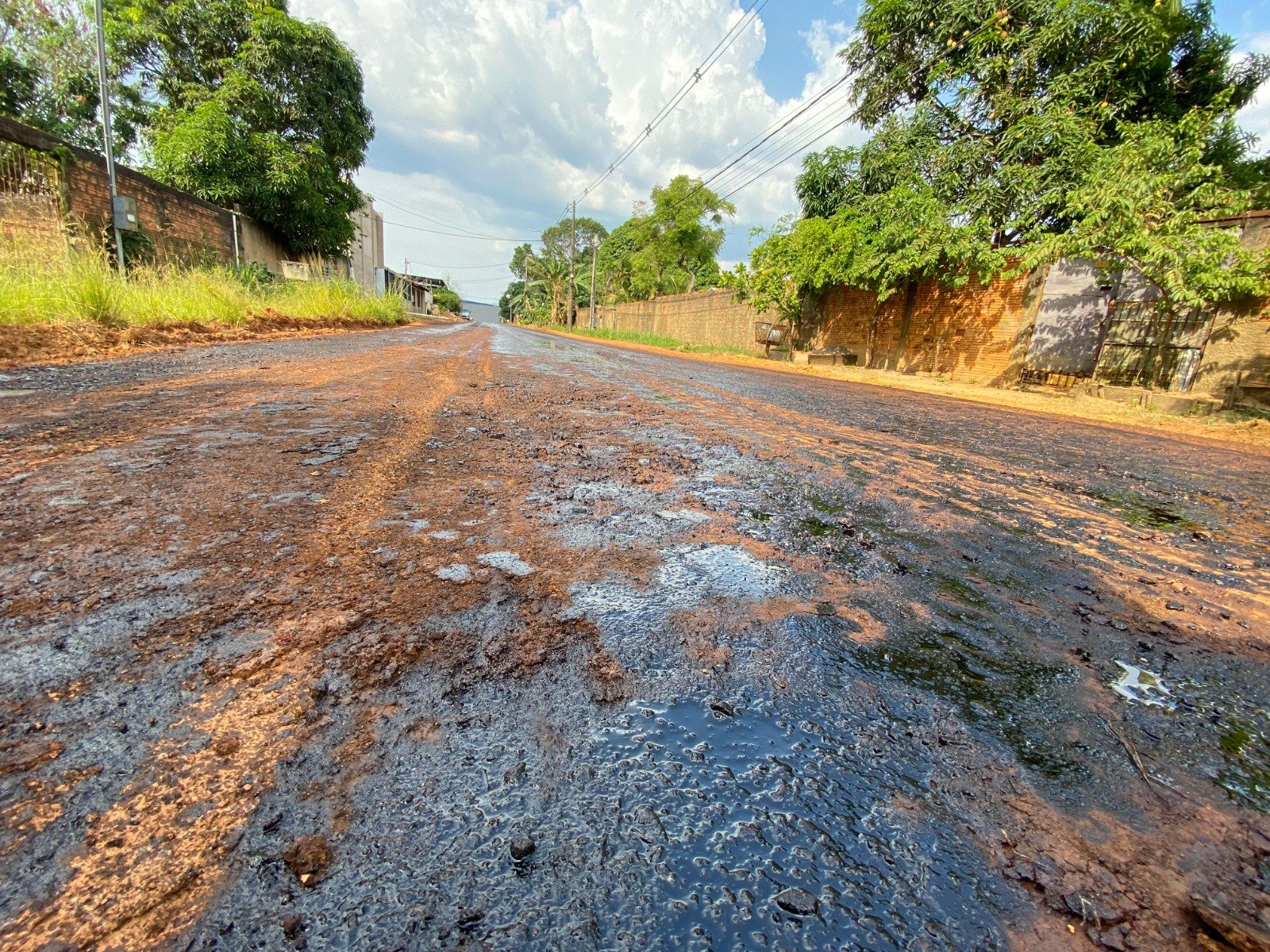 Obras para asfaltamento iniciam no Bairro Eldorado a pedido do vereador Edimilson Dourado 3 Obras para asfaltamento iniciam no Bairro Eldorado a pedido do vereador Edimilson Dourado