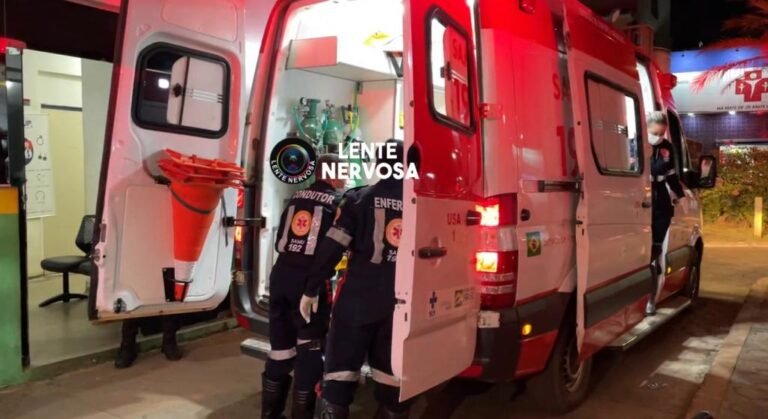 Motociclista fica ferido ao atropelar cachorro na zona leste