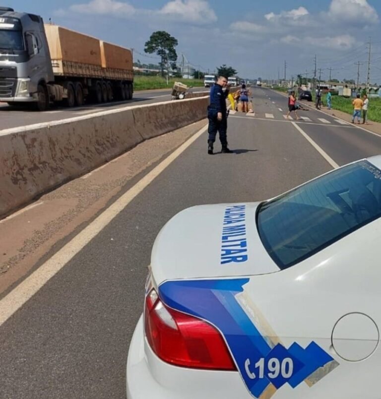 Casal tem pernas dilaceradas em gravíssimo acidente na BR-364