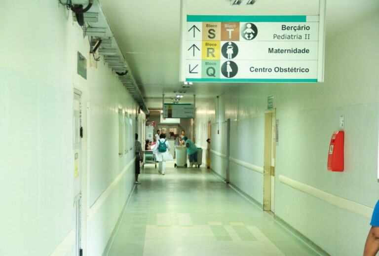 Últimas Notícias 10 Ordem de Serviço é assinada para ampliação e reforma da Maternidade e Centro Obstétrico do Hospital de Base Dr. Ary Pinheiro