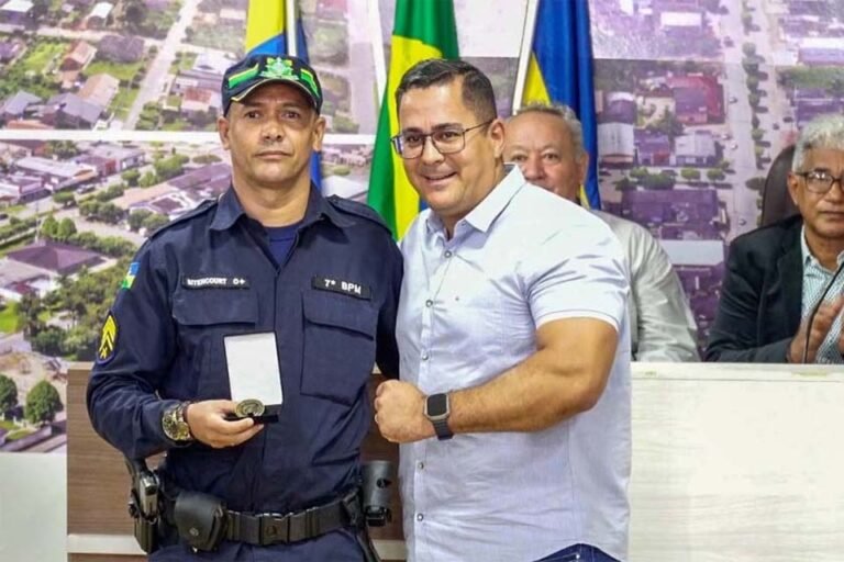 Secretário de Segurança, Coronel Vital participa de sessão que exaltou policiais militares de Rondônia na Câmara de Cacaulândia
