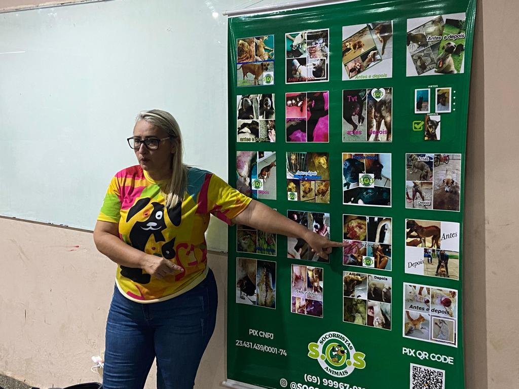 Vereadora Márcia Socorristas Animais ministra palestra sobre bem estar animal em escola na zona leste