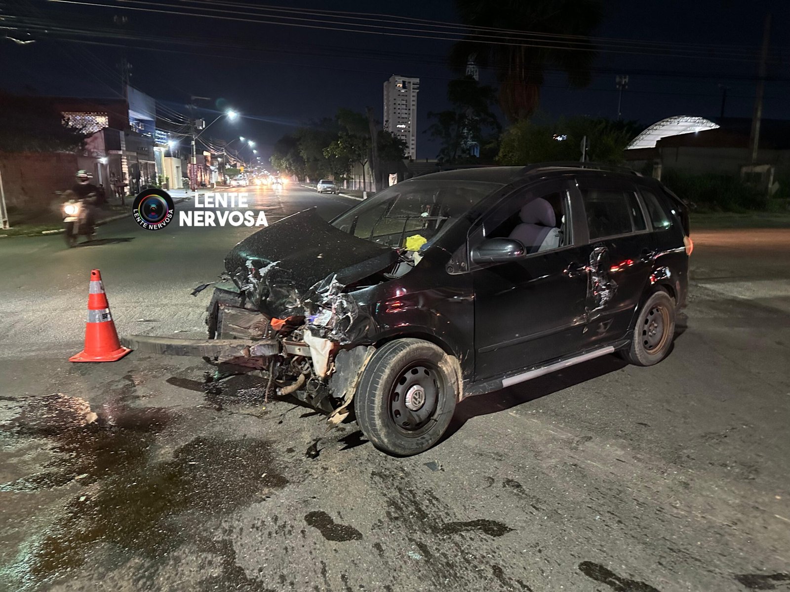 Motorista invade preferencial e causa gravíssimo acidente na capital