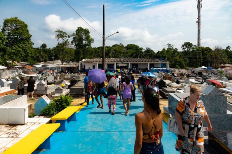 Prefeitura de Porto Velho melhora cemitérios, que recebem multidão no Dia de Finados