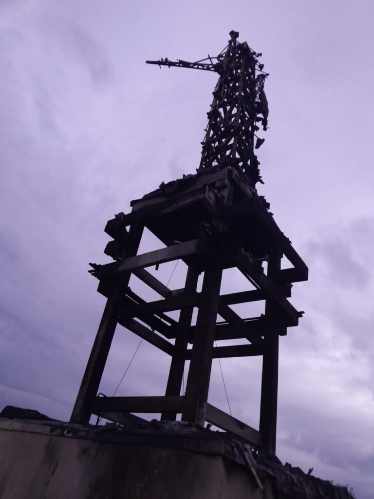 Incêndio criminoso na Havan: ‘Estátua da Liberdade’ torna-se vítima e símbolo de resistência