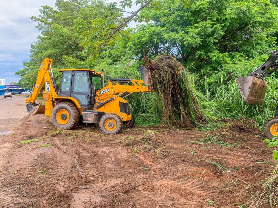 Prefeitura realiza limpeza e manutenção em diversos pontos de Porto Velho