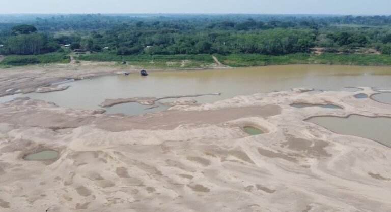 Rio Madeira supera cota de seca extrema e libera navegação noturna