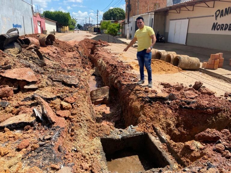 Recuperação de drenagem é realizada na zona sul a pedido do vereador Edimilson Dourado