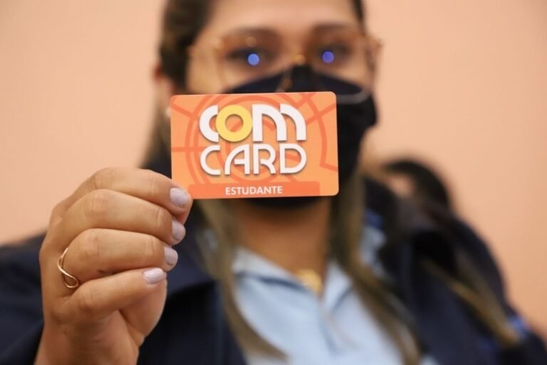 Últimas Notícias 1 Estudantes devem ficar atentos ao recadastramento do ComCard