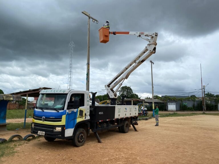 Últimas Notícias 2 Campos de futebol na zona sul recebem iluminação em LED a pedido do vereador Edimilson Dourado