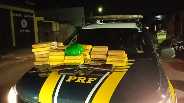 Últimas Notícias 8 PRF apreende fuzil AK-47 e 44 quilos de cocaína durante abordagem em Porto Velho