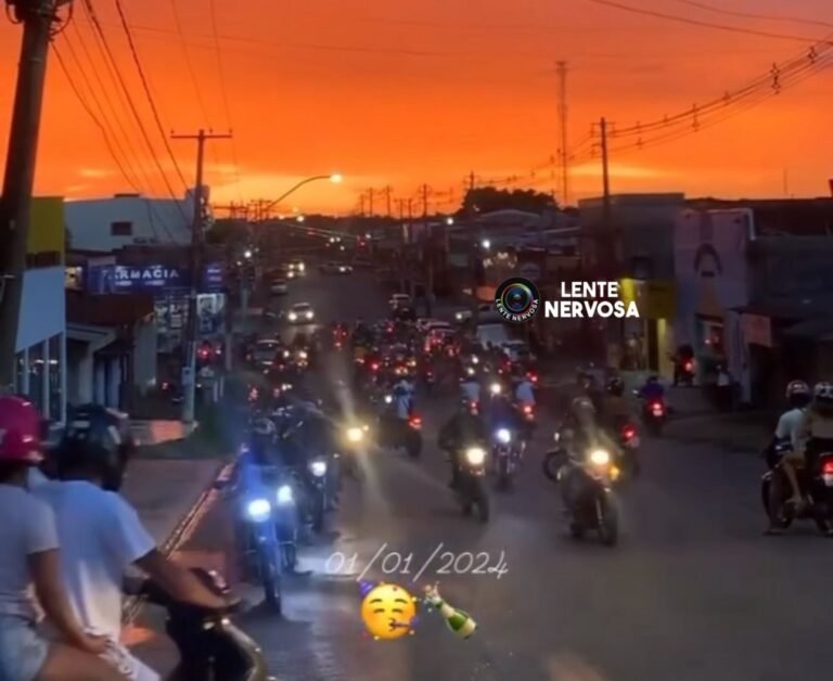 ROLEZINHO – Motoqueiros fogem de abordagem ao encontrar viatura da PM – VEJA O VÍDEO