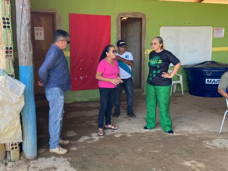 Vereadora Márcia Socorristas Animais participa de vacinação de cães e gatos em ramais na capital