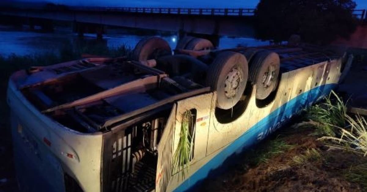 Acidente com ônibus de viagem resulta em 5 mortos