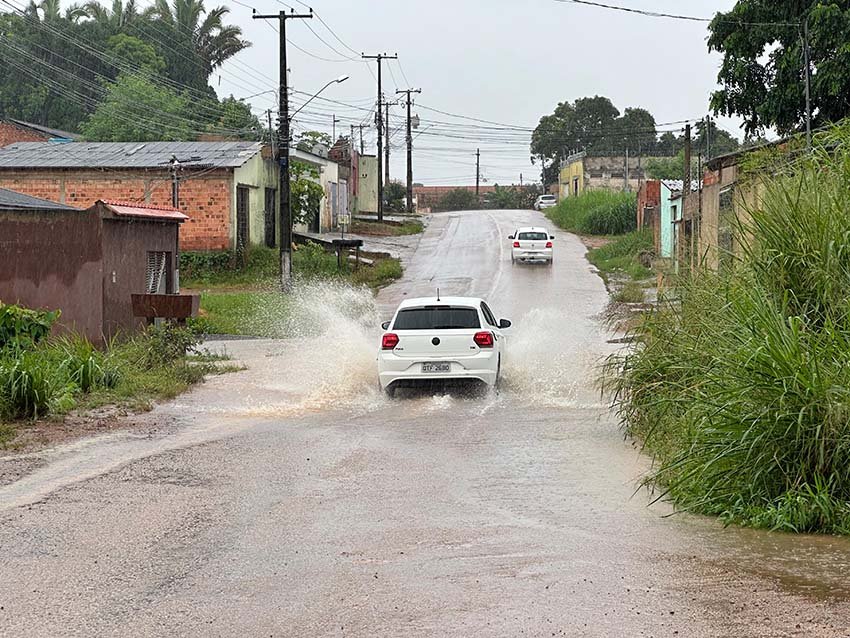 Vereador Edimilson Dourado solicitará limpeza de córrego na zona sul
