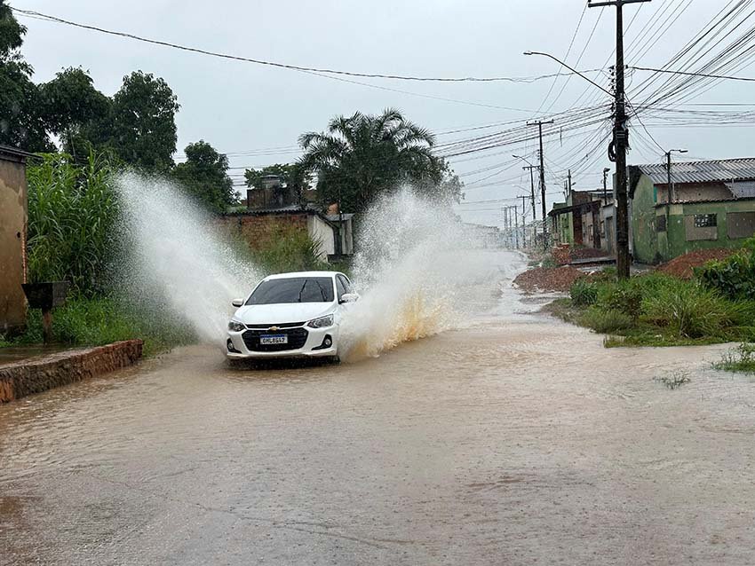 Vereador Edimilson Dourado solicitará limpeza de córrego na zona sul