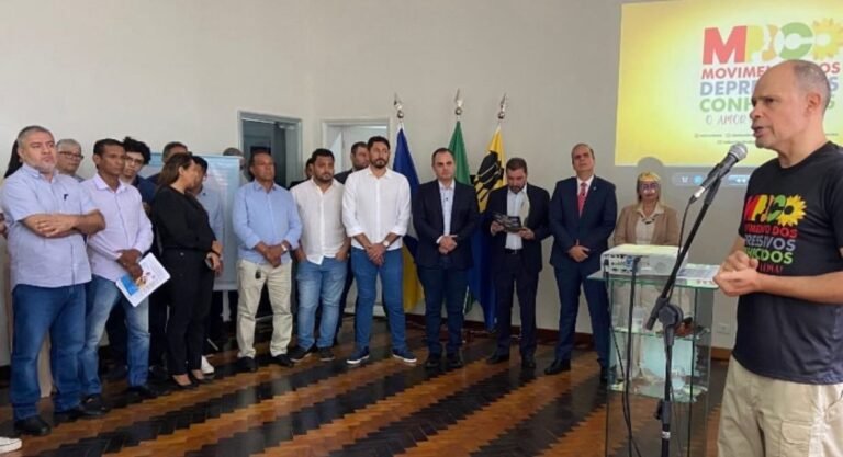 Vereador Dr. Gilber participa de encontro do Movimento dos Depressivos Conhecidos