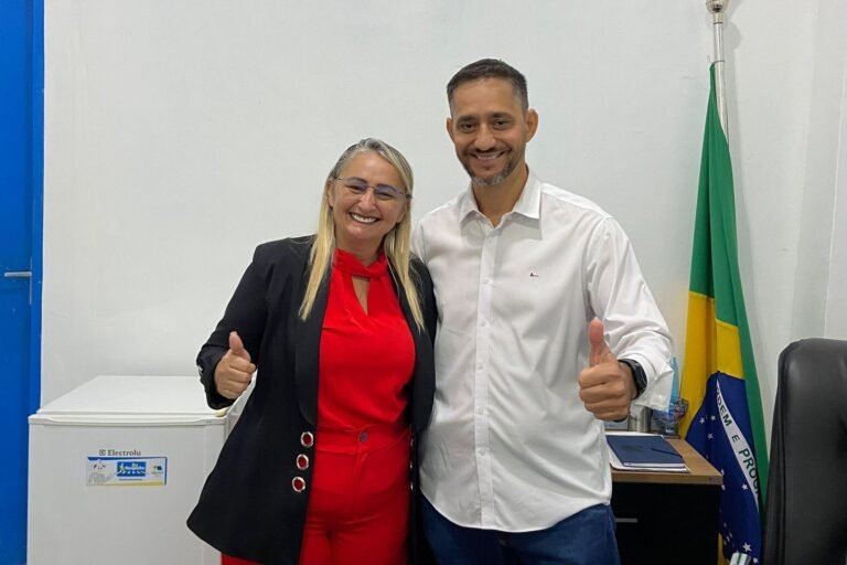 Vereadora Márcia Socorristas Animais se reúne com secretário e trata sobre monitoramento através de semáforos na capital