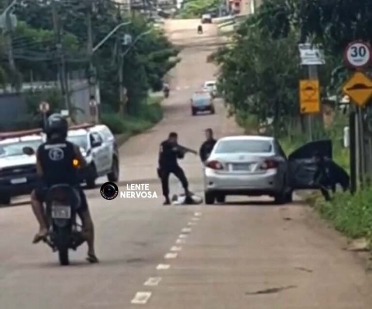 Criminosos são presos armados e com carro roubado de casal em motel – VÍDEO
