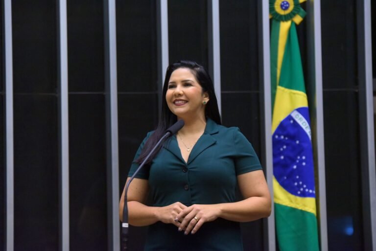 Últimas Notícias 9 Deputada Cristiane Lopes Celebra A Transposição de mais 58 servidores do ex-território de Rondônia ao Quadro Federal