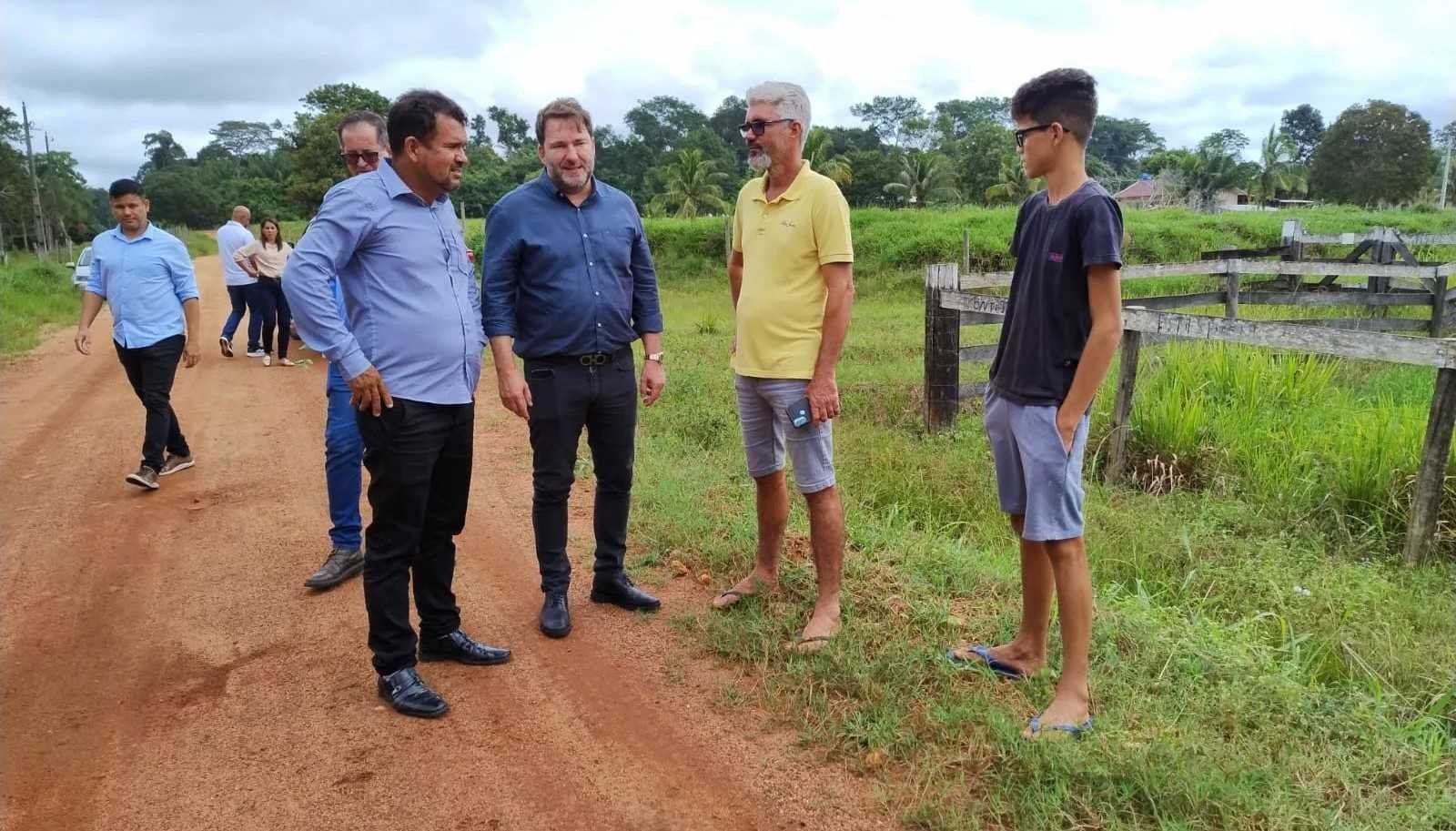 Alex Redano destina emenda para recuperação de linhas vicinais em Rolim de Moura