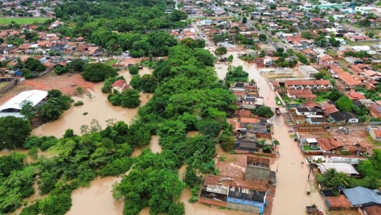 Últimas Notícias 1 ALERTA – Prefeitura de Cacoal mobiliza equipes de socorro em resposta às enchentes na cidade