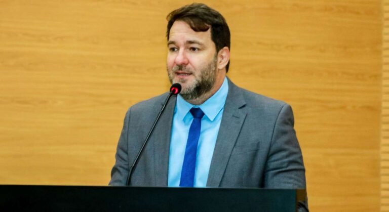 Últimas Notícias 10 Após solicitação de Alex Redano, DER recupera 33 km da RO-257 entre Ariquemes e Machadinho do Oeste