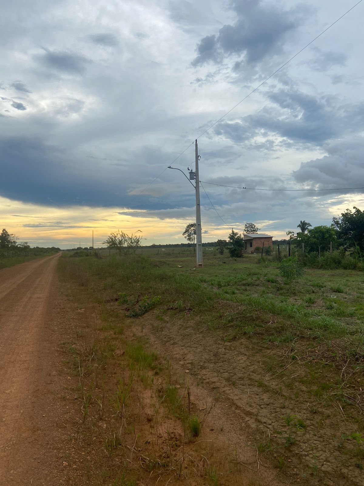 Dr. Gilber Mercês garante instalação pioneira de luzes de LED na Estrada Linha C10, em Porto Velho