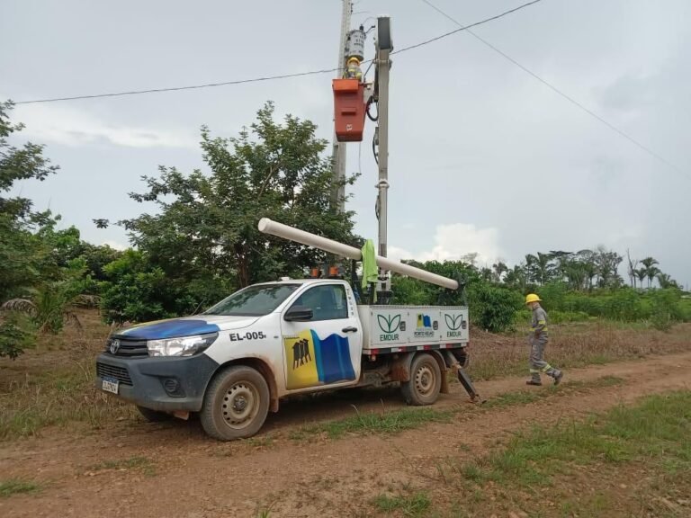 Últimas Notícias 9 Dr. Gilber Mercês garante instalação pioneira de luzes de LED na Estrada Linha C10, em Porto Velho