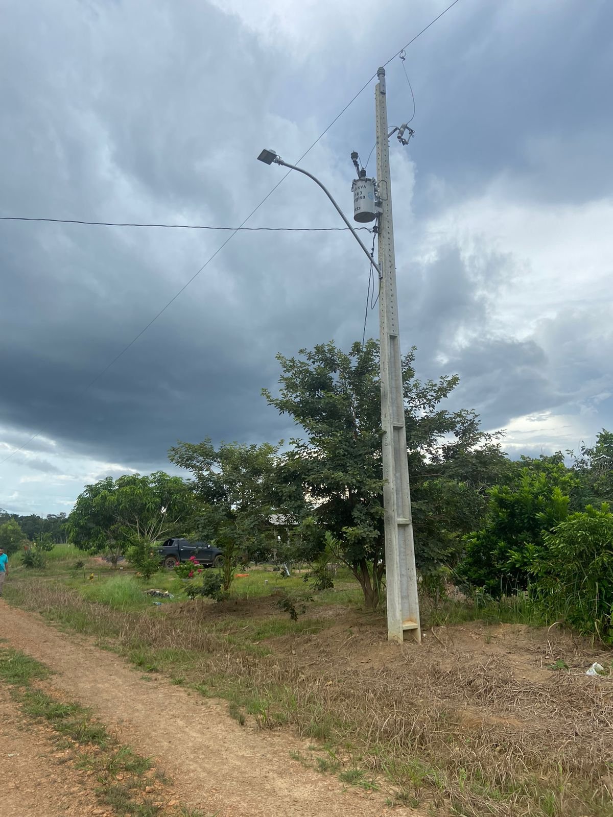 Dr. Gilber Mercês garante instalação pioneira de luzes de LED na Estrada Linha C10, em Porto Velho