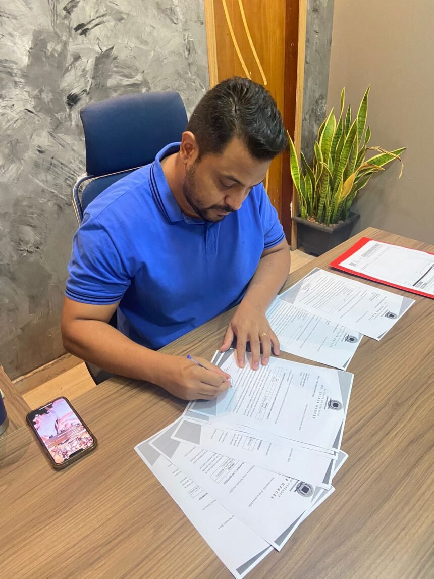 Vereador Dr. Gilber Consegue Ação Imediata para Recuperação de Ruas no Bairro Rio Madeira