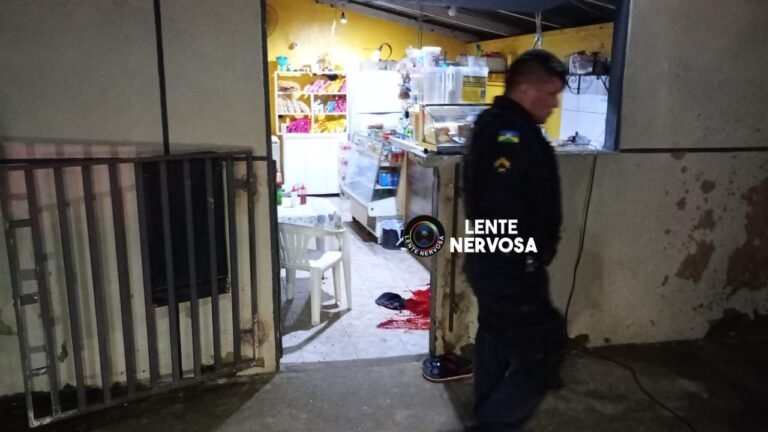 Homem é baleado enquanto lanchava em frente policlínica na capital