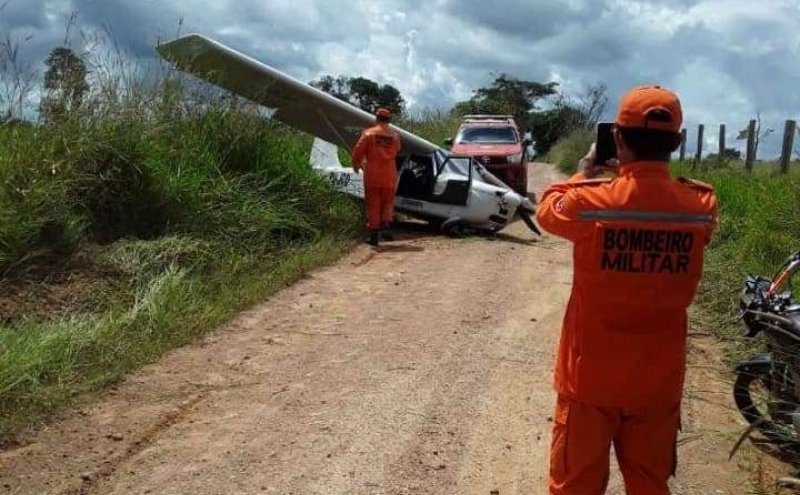Avião de pequeno porte faz pouso forçado em área rural 1 Avião de pequeno porte faz pouso forçado em área rural
