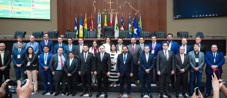 Deputado Laerte Gomes expressa preocupação com crise aérea em reunião do Parlamento Amazônico