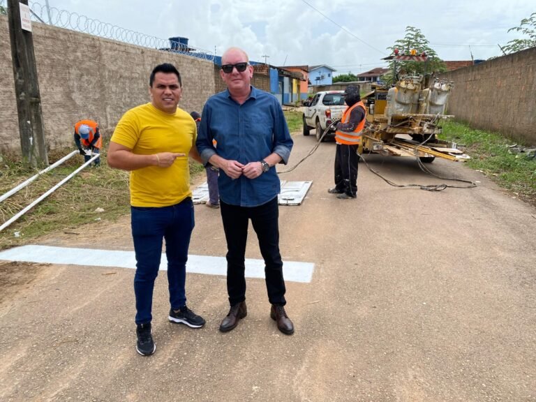 Ruas no Bairro Aeroclube são sinalizadas após solicitação do vereador Edimilson Dourado