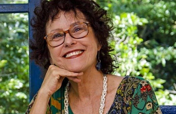 Escritora atacada por pit-bulls no RJ perdeu um dos braços e uma orelha