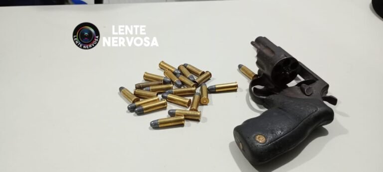 Últimas Notícias 2 Polícia Militar prende jovem que se exibia armado na zona Leste