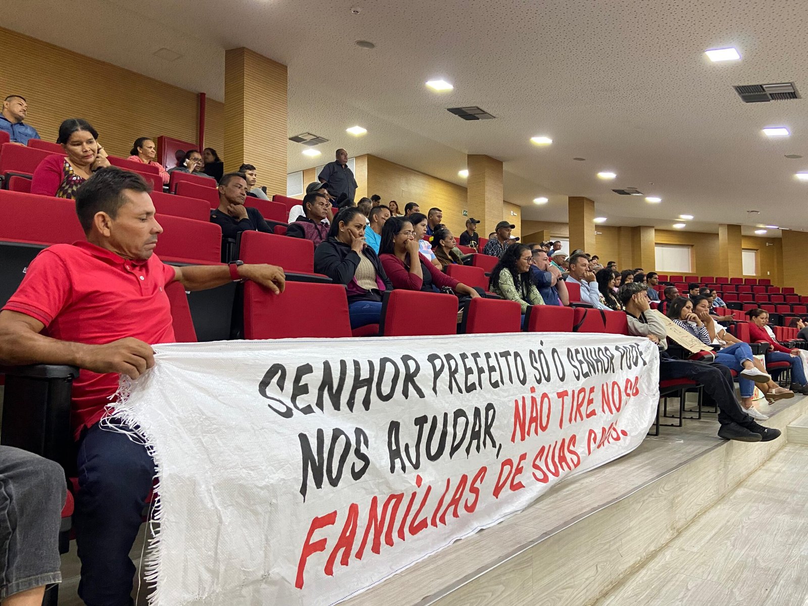 Vereador Dr. Gilber Defende os Direitos de Moradores da Vila São João em Audiência Pública na Assembleia Legislativa